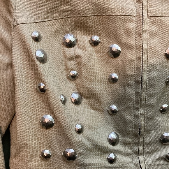 Christine Phillipe gold crop jacket with big sewn on buttons. - Picture 2 of 11